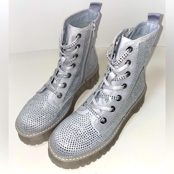 Steve Madden Women's Dynamite Silver Multi Combat & Lace-up Boots Size 6.5 - Picture 9 of 12